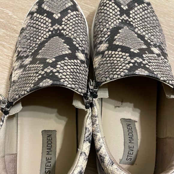 Steve Madden Sneakers - Picture 6 of 7